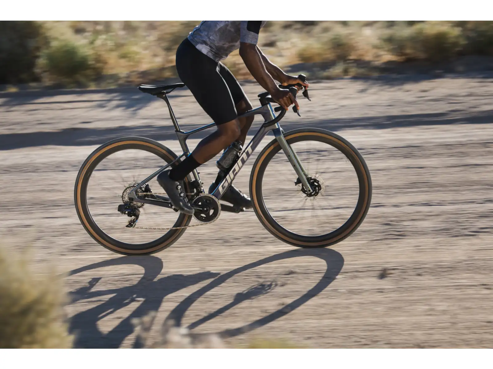 Giant Revolt Advanced Pro 0 gravel rower Interstellar