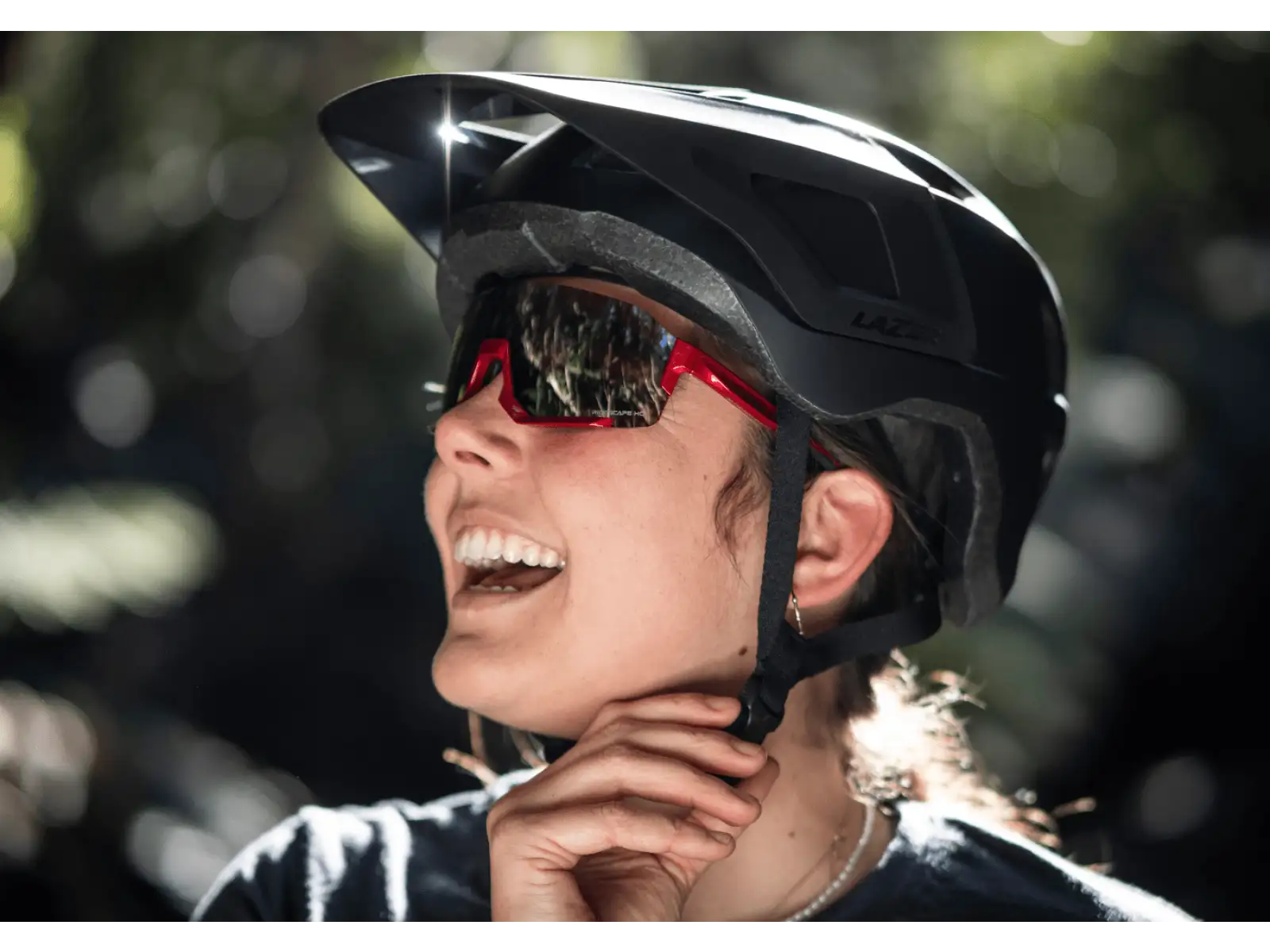 Lazer Finch KinetiCore kask czarna