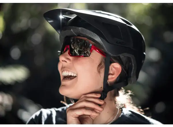 Lazer Finch KinetiCore kask czarna
