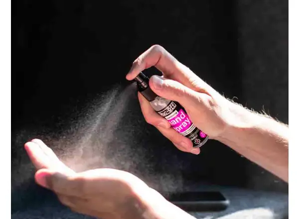 Muc Off Sanitising Hand Spray antybakteryjny spray do rąk 32 ml