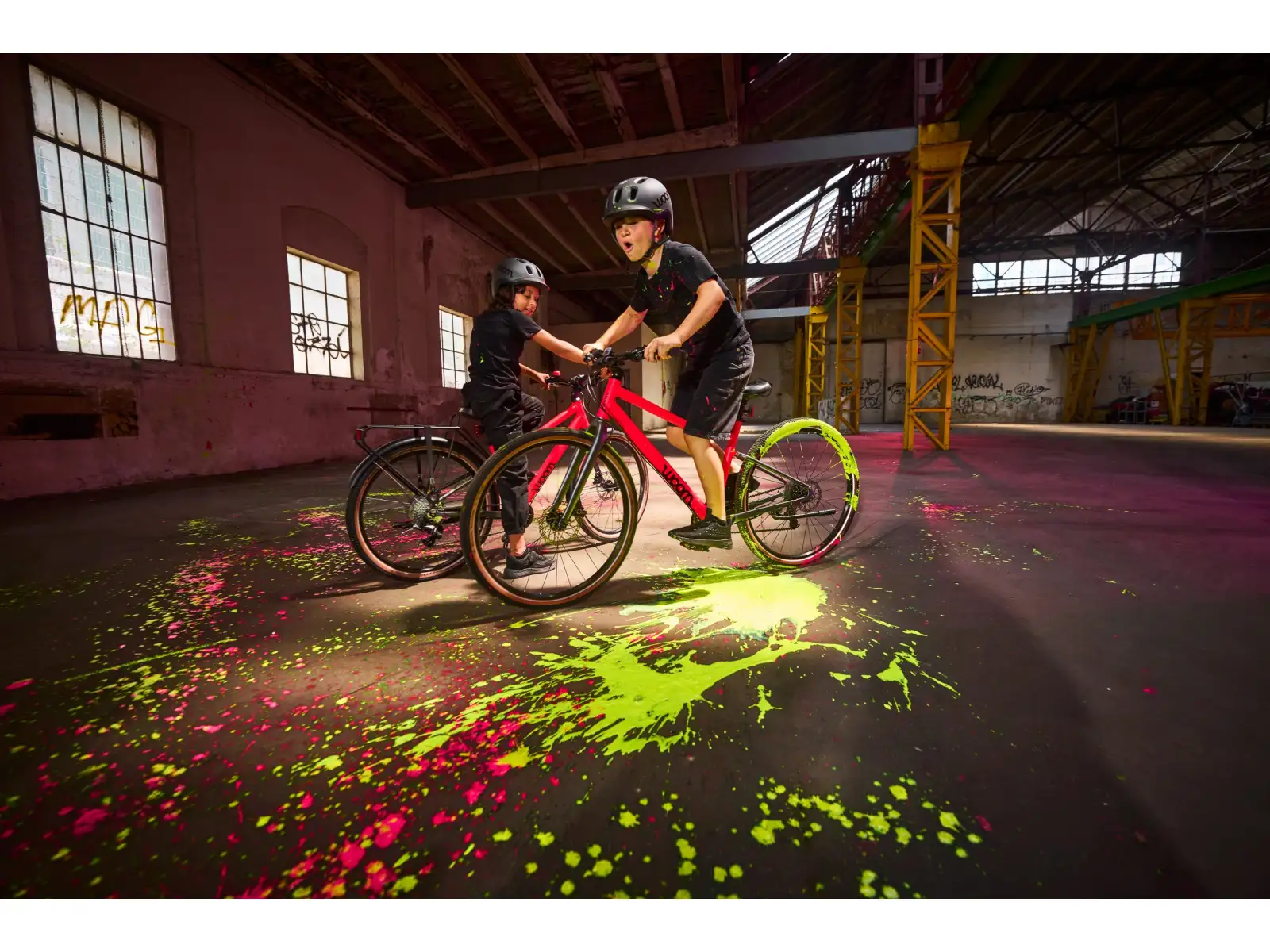 Woom 5 EXPLORE rower dziecięcy neon pink