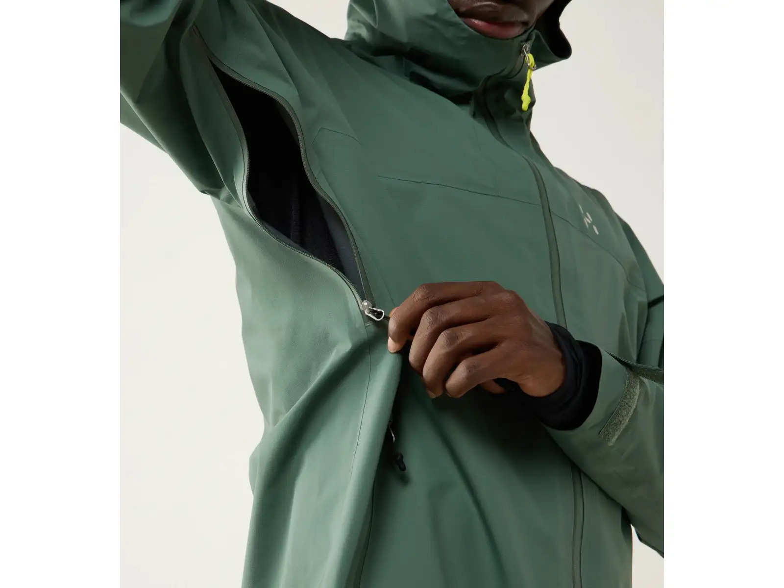 Haglöfs L.I.M AIRAK GTX męska kurtka Chlorophyll Green