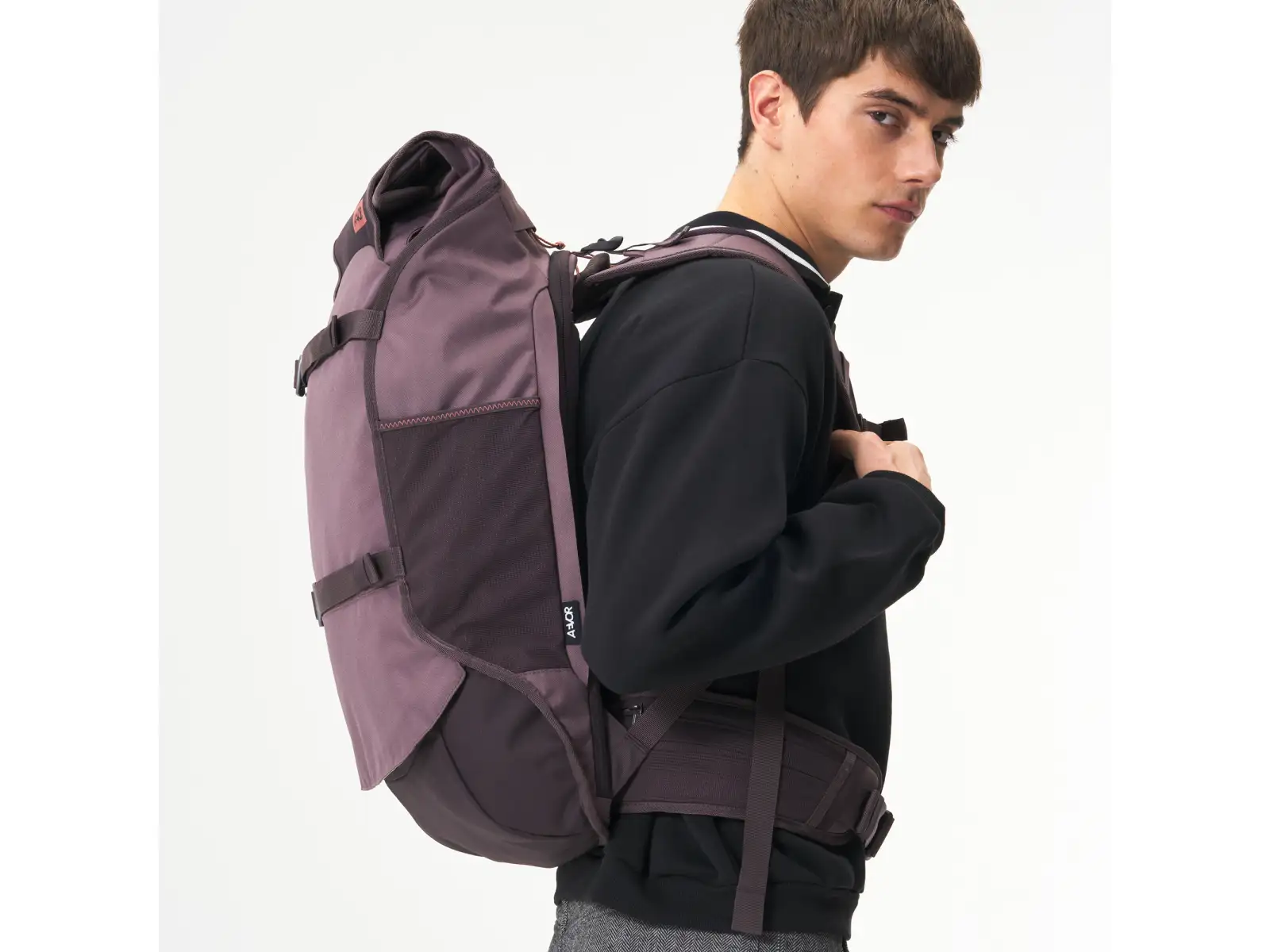 Aevor Travel Pack Proof plecak podróżny 45 l Oxy Purple