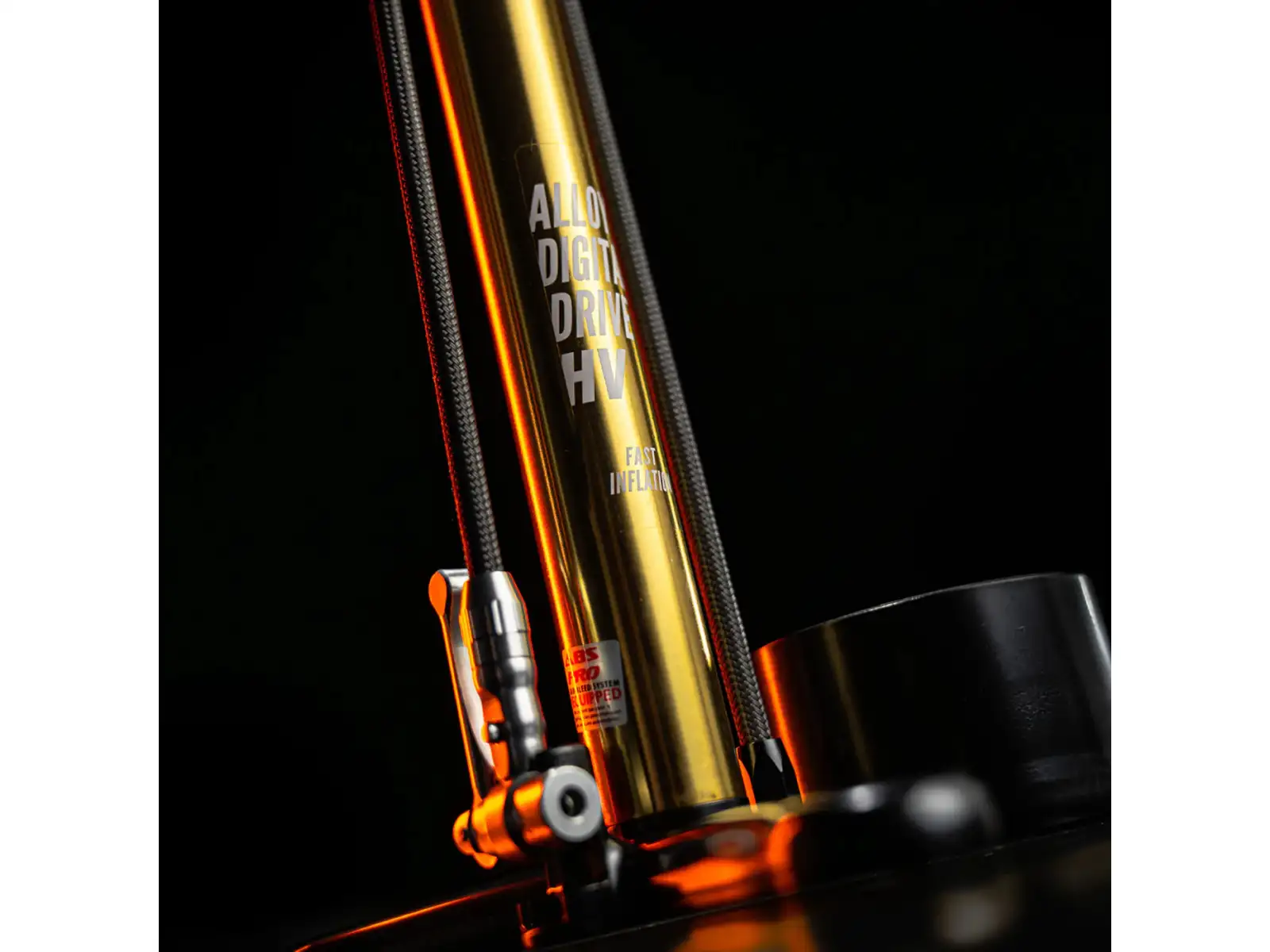 Lezyne 18K Digital Drive pompka warsztatowa GOLD/BLACK