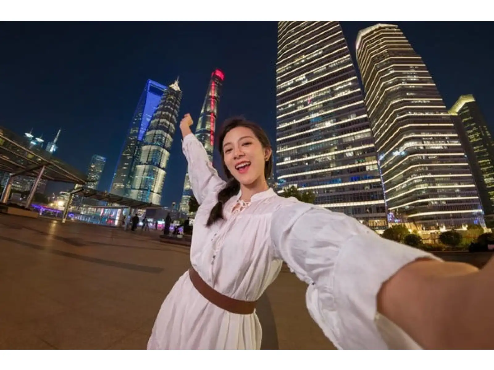 Insta360 GO Ultra Creator Bundle kamera akcji biała