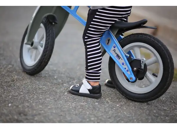 First Bike Street dziecięcy rowerek biegowy niebieski