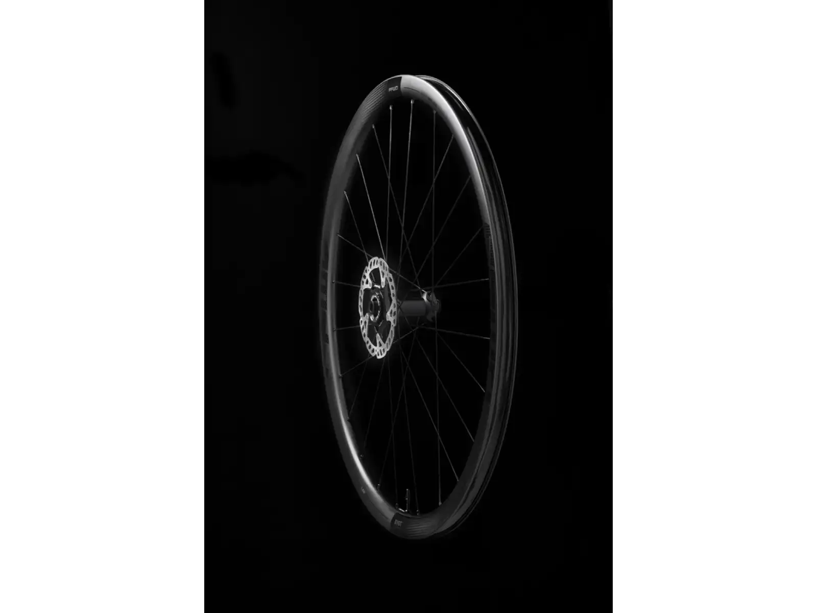 FFWD RYOT33 DT240 2:1 EXP szosowe koła zaplatane na oponki MattBlack bębenek Sram XDR