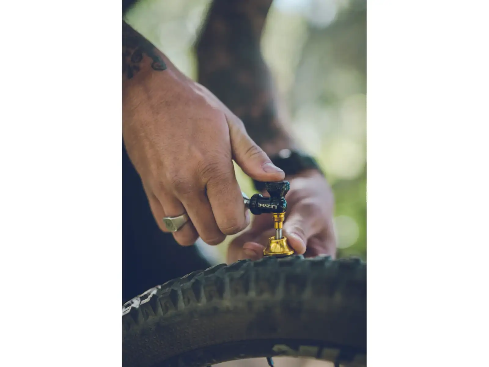 Lezyne Tubeless CO2 Blaster W/O CO2 zestaw naprawczy do opon bezdętkowych