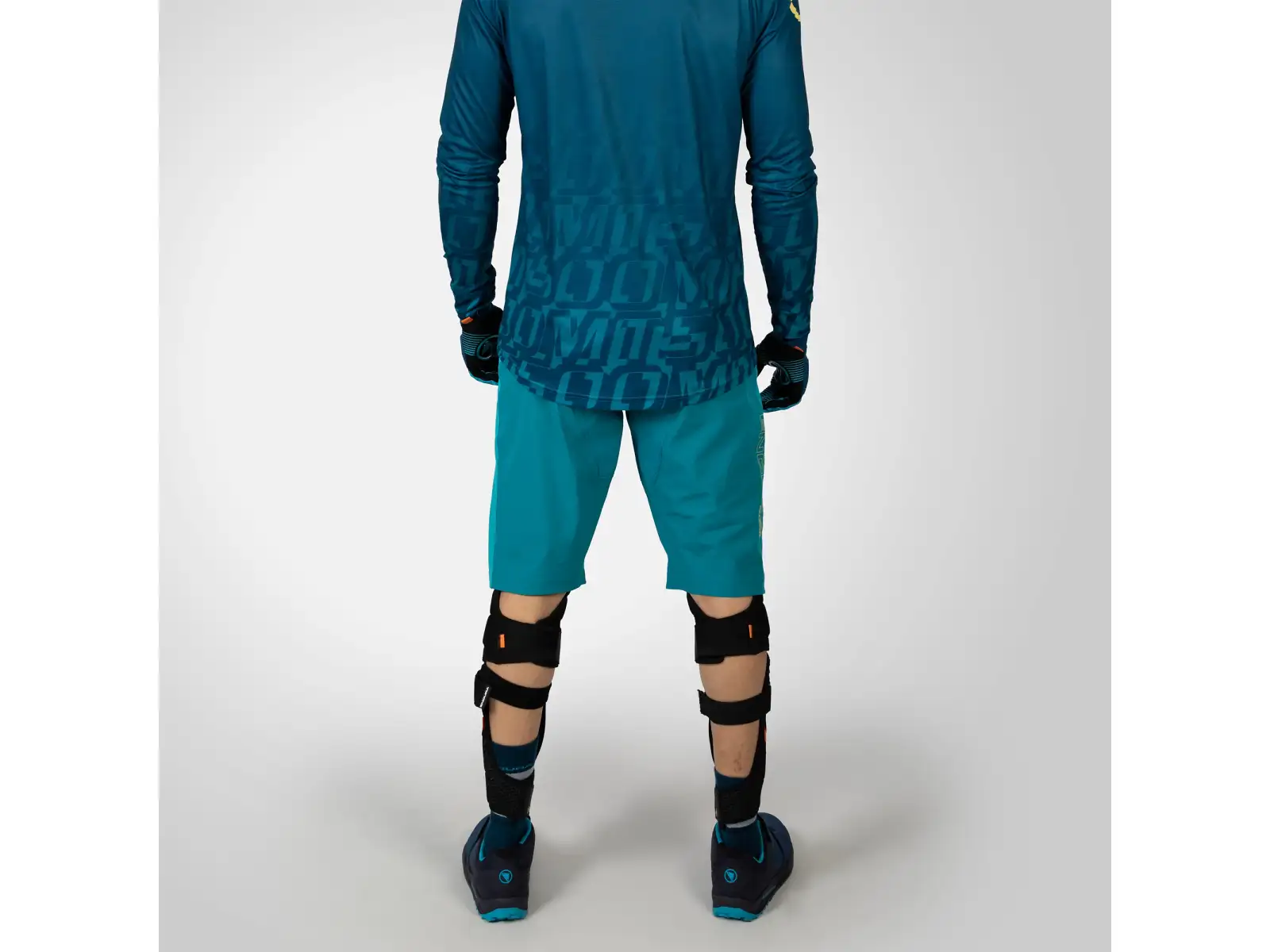 Endura MT500 D30 ochraniacze kolan czarna
