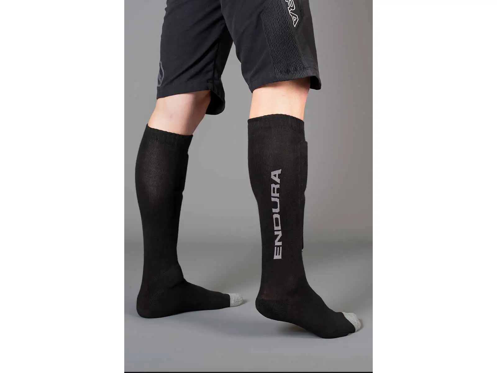 Endura SingleTrack Shin Guard skarpetki Black