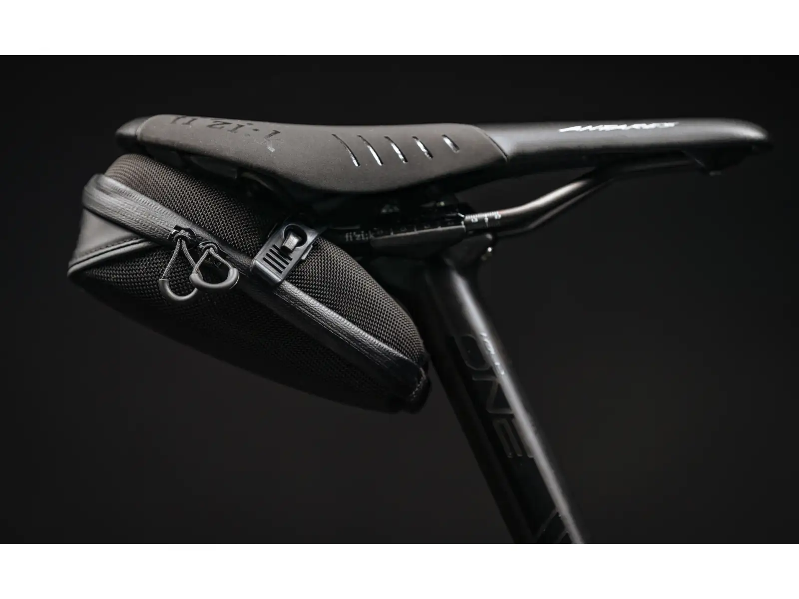 One Bikeparts S.Bag 30 L torba black