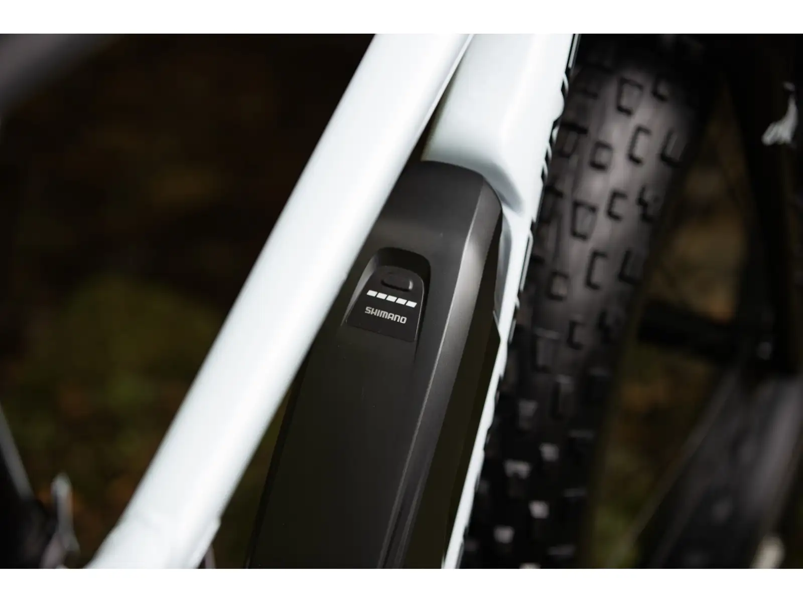 Rock Machine VYÖRY e50 S rower elektryczny typu fatbike Gloss White/Black WZÓR