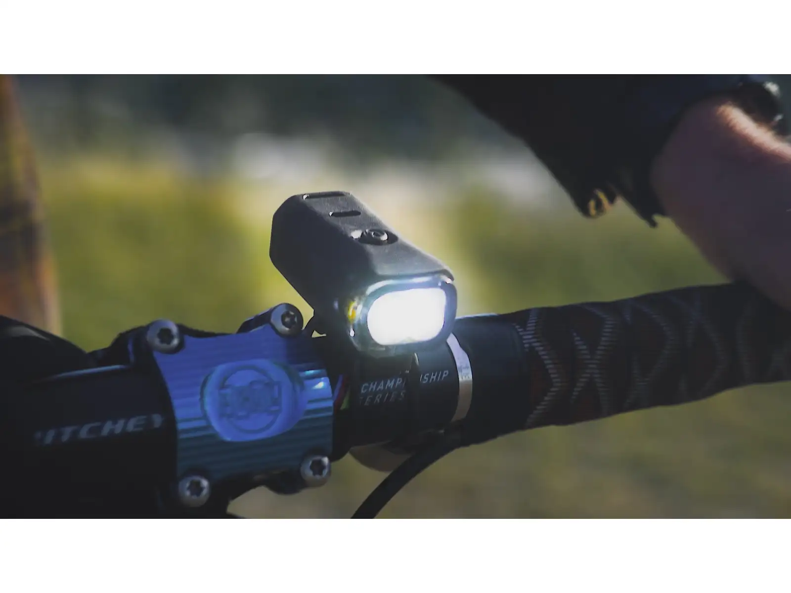 Lezyne KTV Drive 300+ przednia lampka