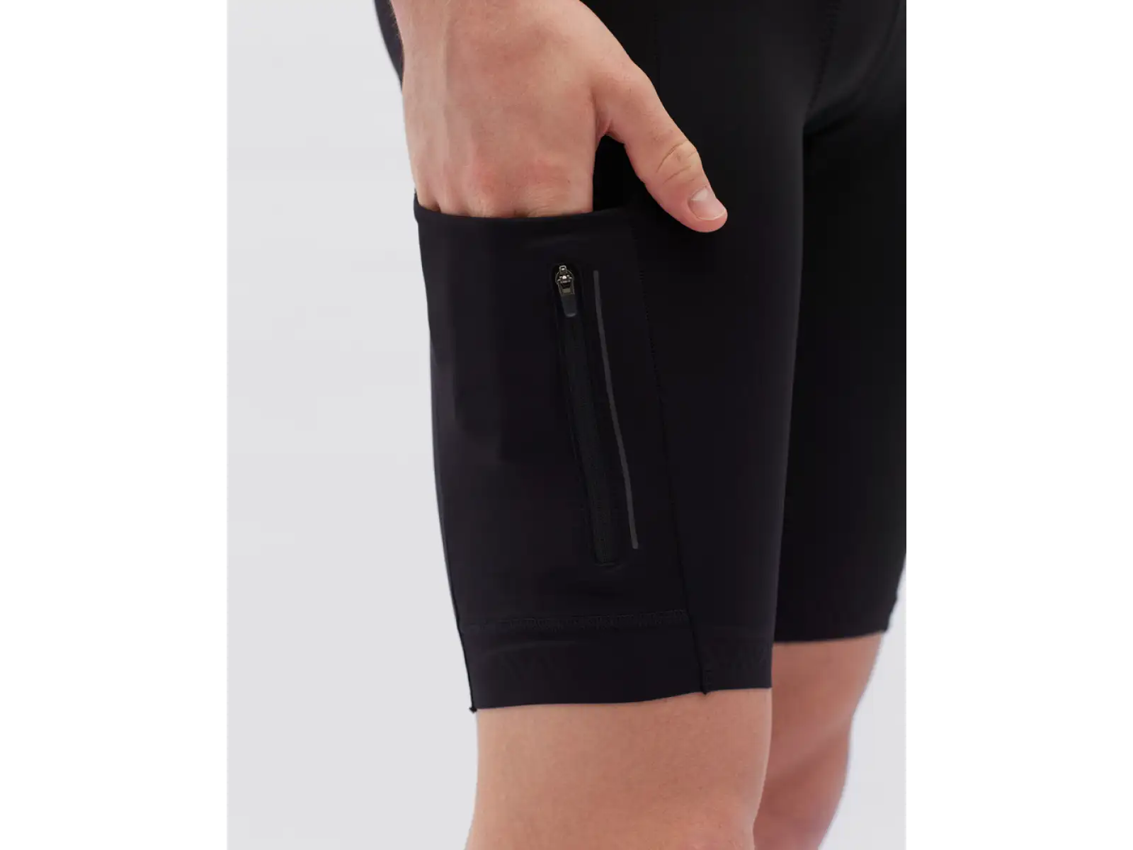 Silvini Salio spodenki z wkładką i szelkami Black