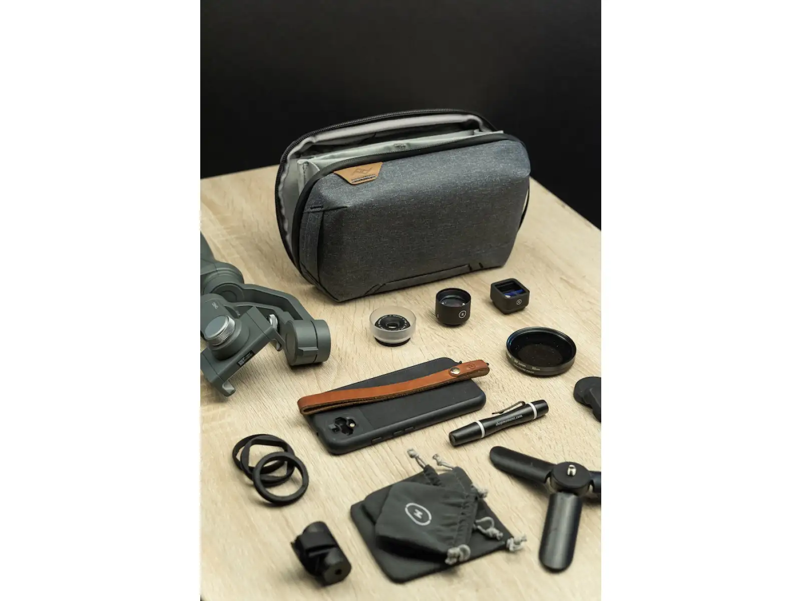 Peak Design Tech Pouch 2 l torba Charcoal