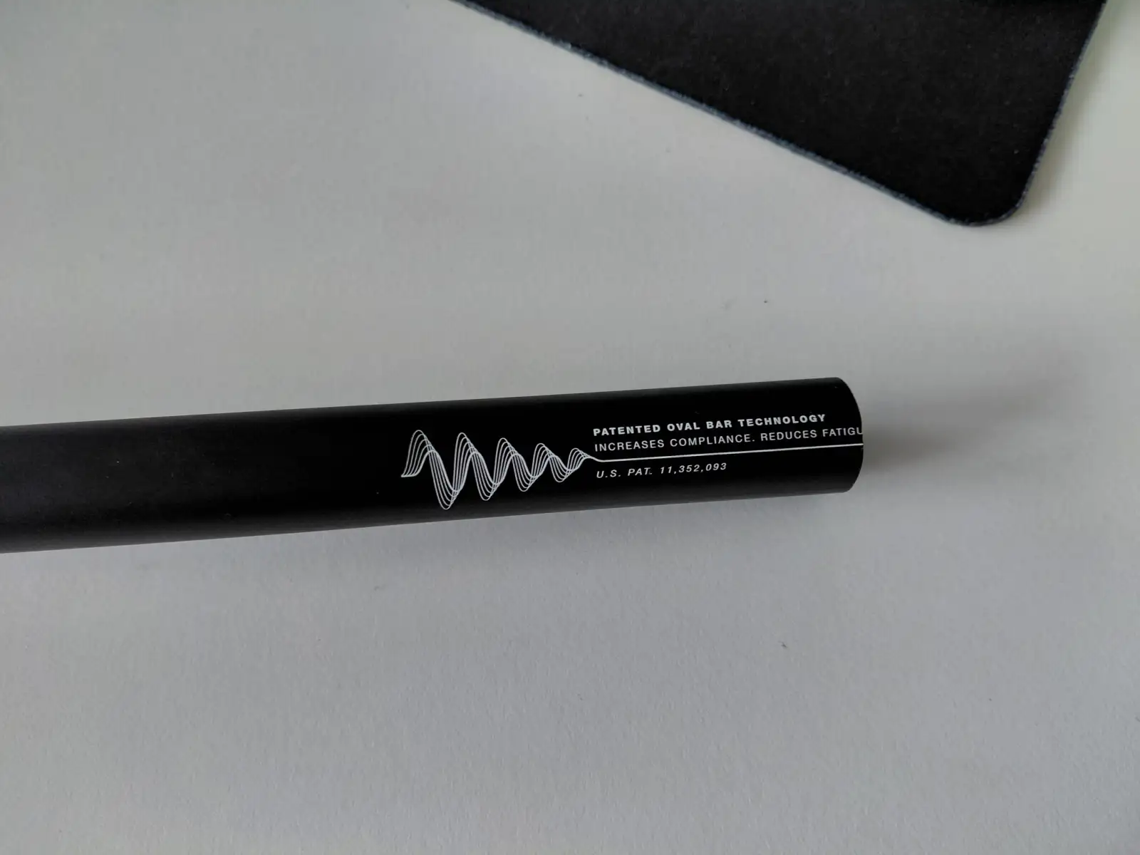 OneUp kierownica V2 Carbon 35/720 mm skrócona czarna 20 mm wznios