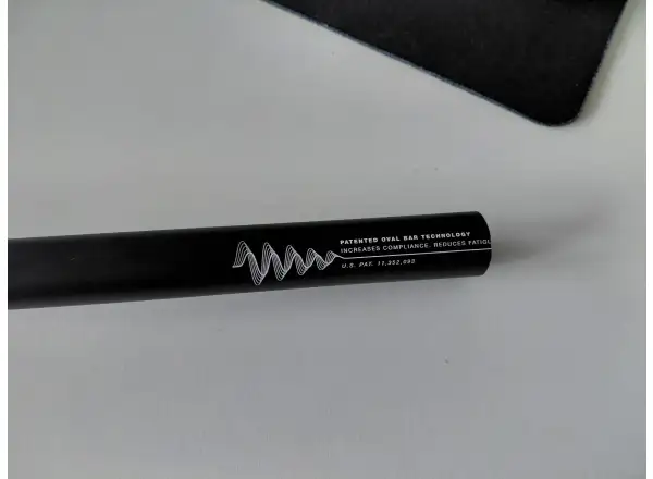 OneUp kierownica V2 Carbon 35/720 mm skrócona czarna 20 mm wznios