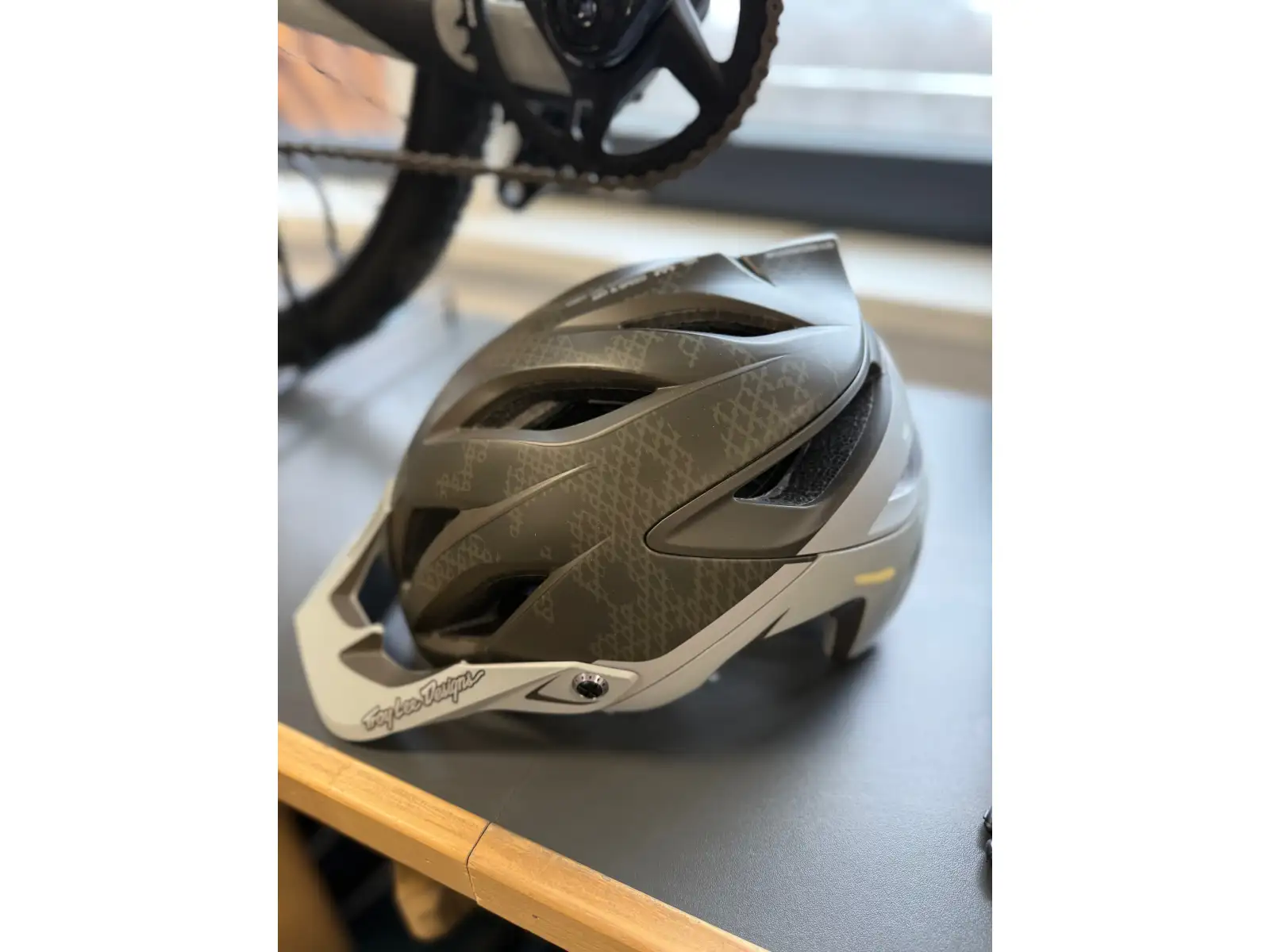 Troy Lee Designs A3 Halo kask Camo