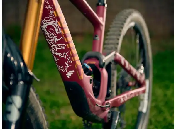 All Mountain Style ochronne naklejki na ramę Extra Signature White
