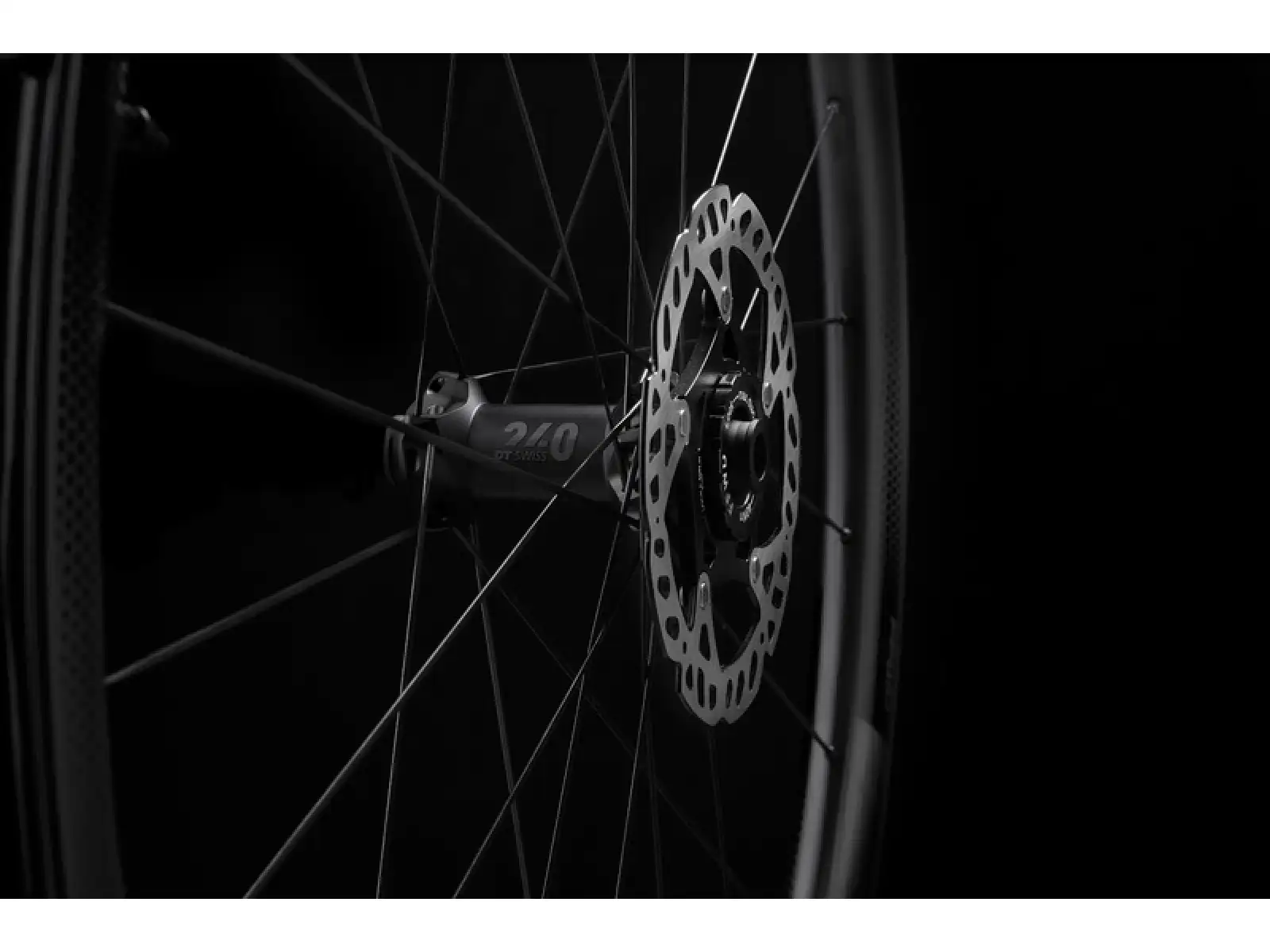 FFWD RYOT33 DT240 2:1 EXP szosowe koła zaplatane na oponki MattBlack bębenek Sram XDR