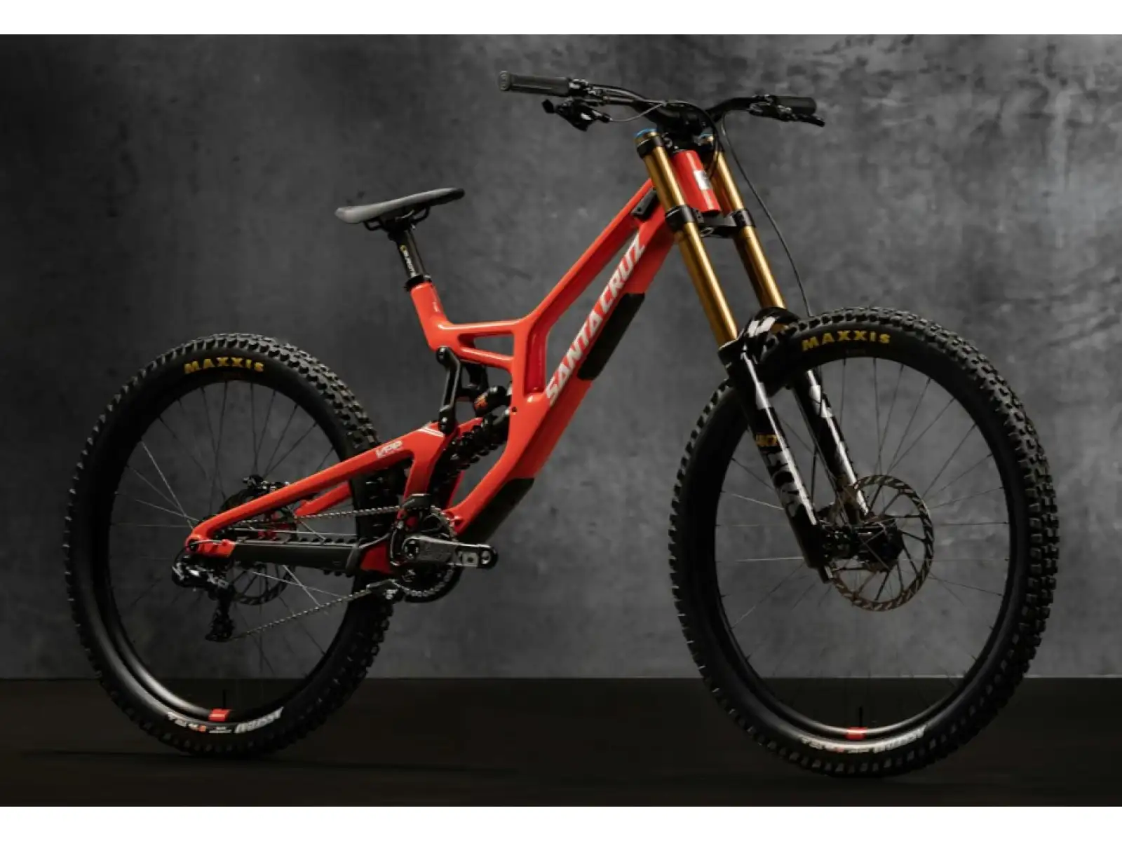 Santa Cruz V10 8 CC MX 24 rama zjazdowa Red Factory rozm. L