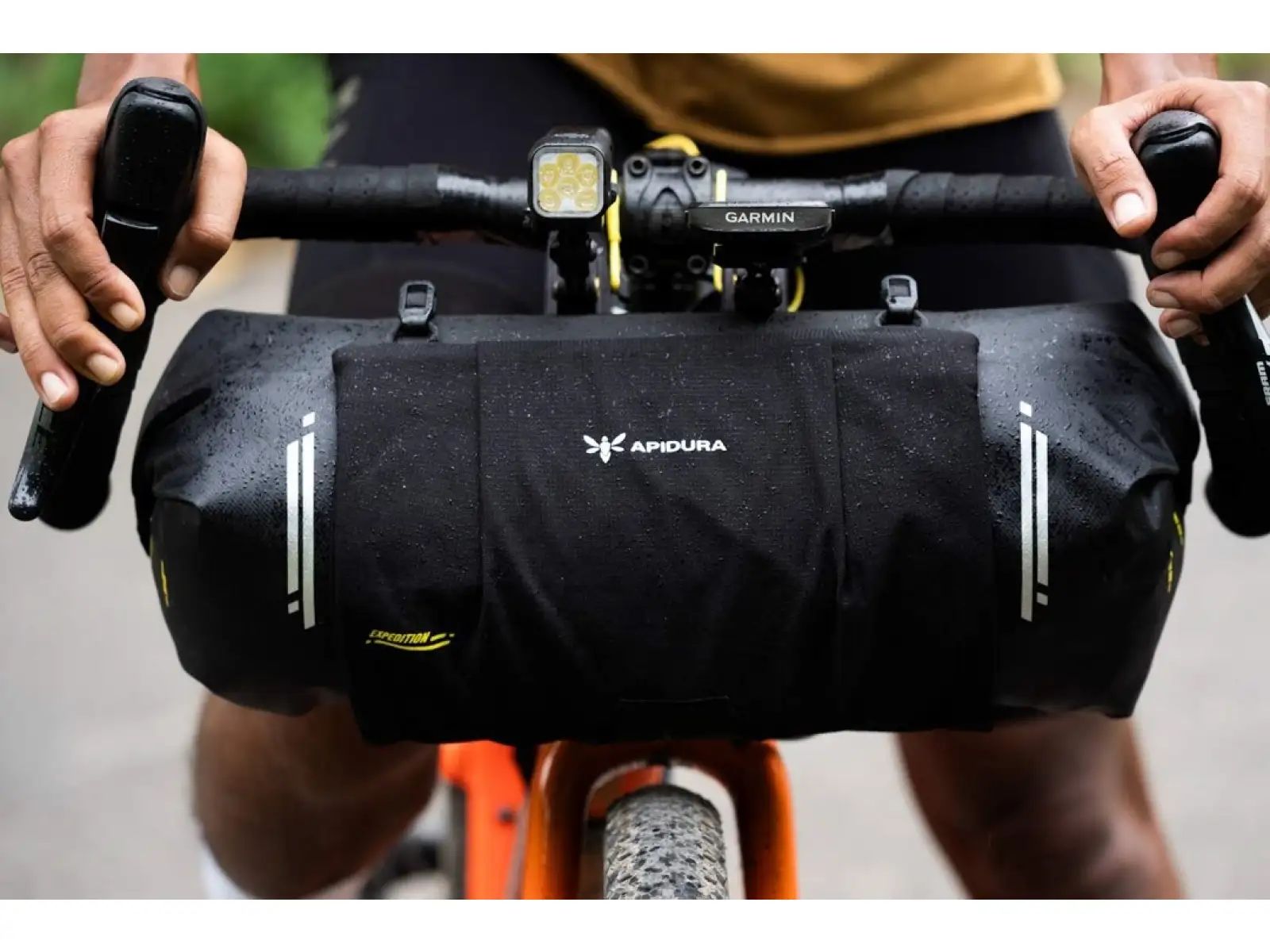 Apidura Expedition przednia kieszeń z siatki na torbę cargo