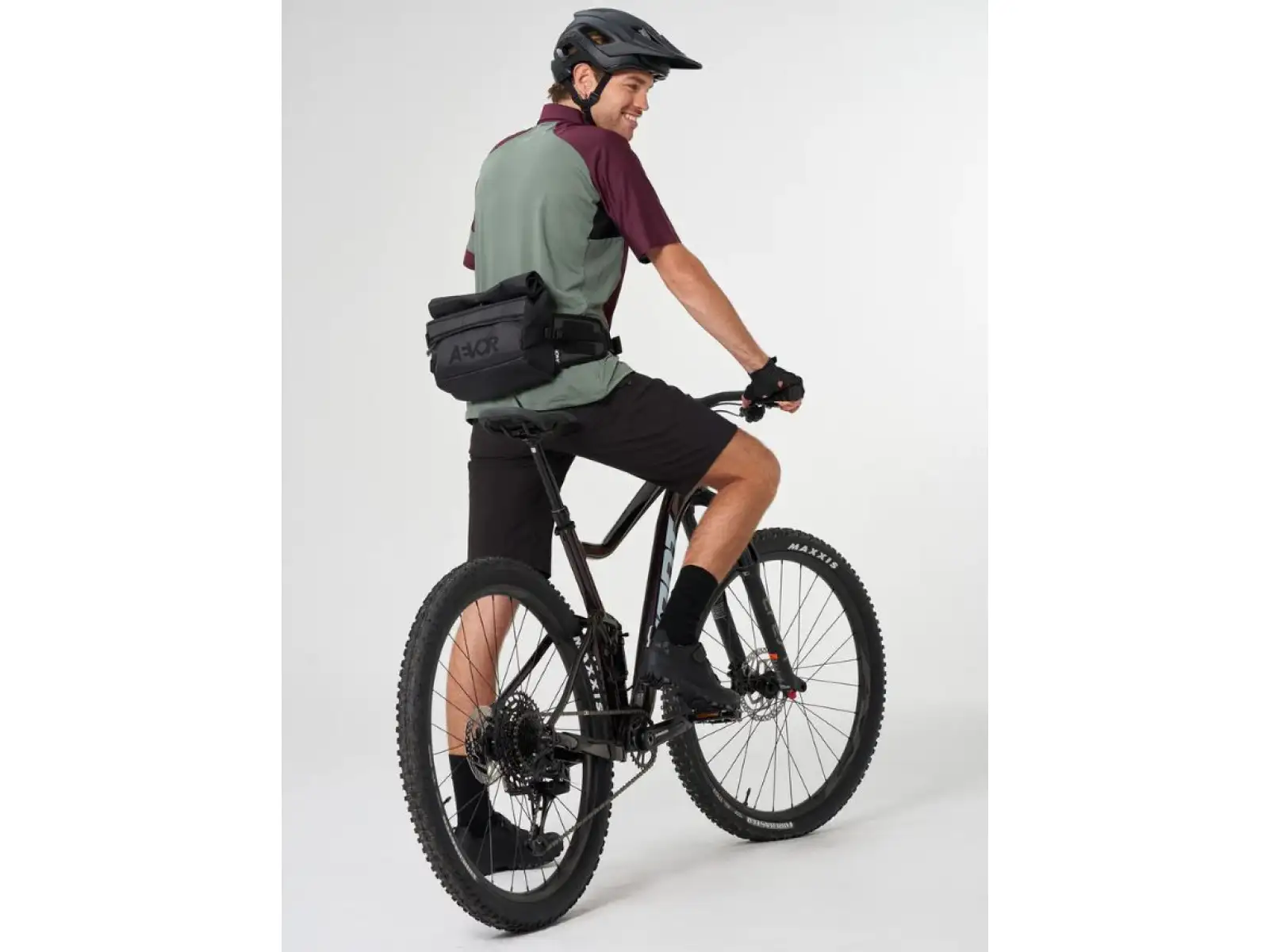 Aevor Waist Pack Proof nerka 5-9 l Black