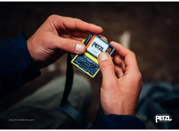 Petzl TIKKA CORE 2025 latarka czołowa czarna