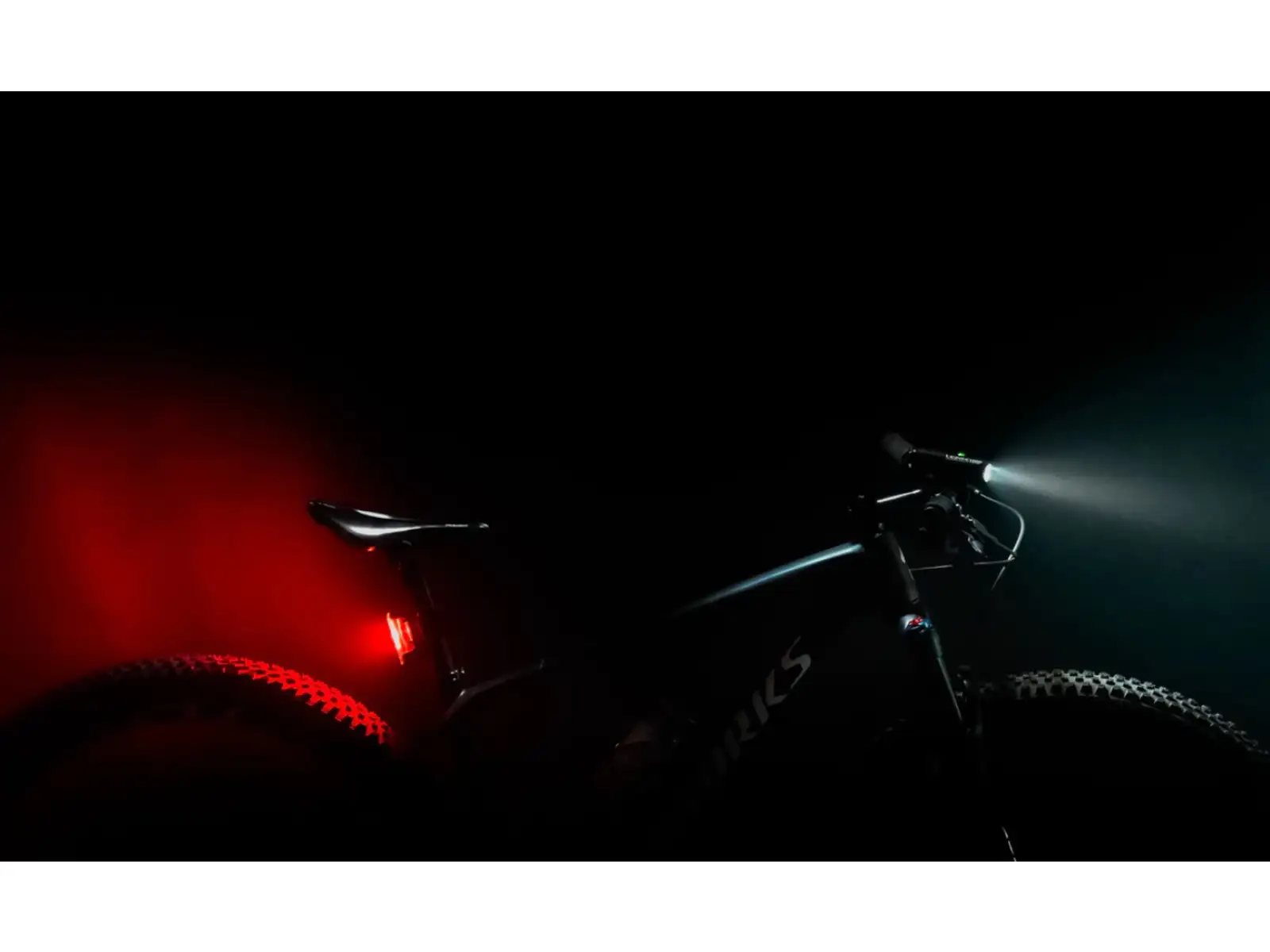 Lezyne Strip Drive Pro 400+ tylne światło czarna