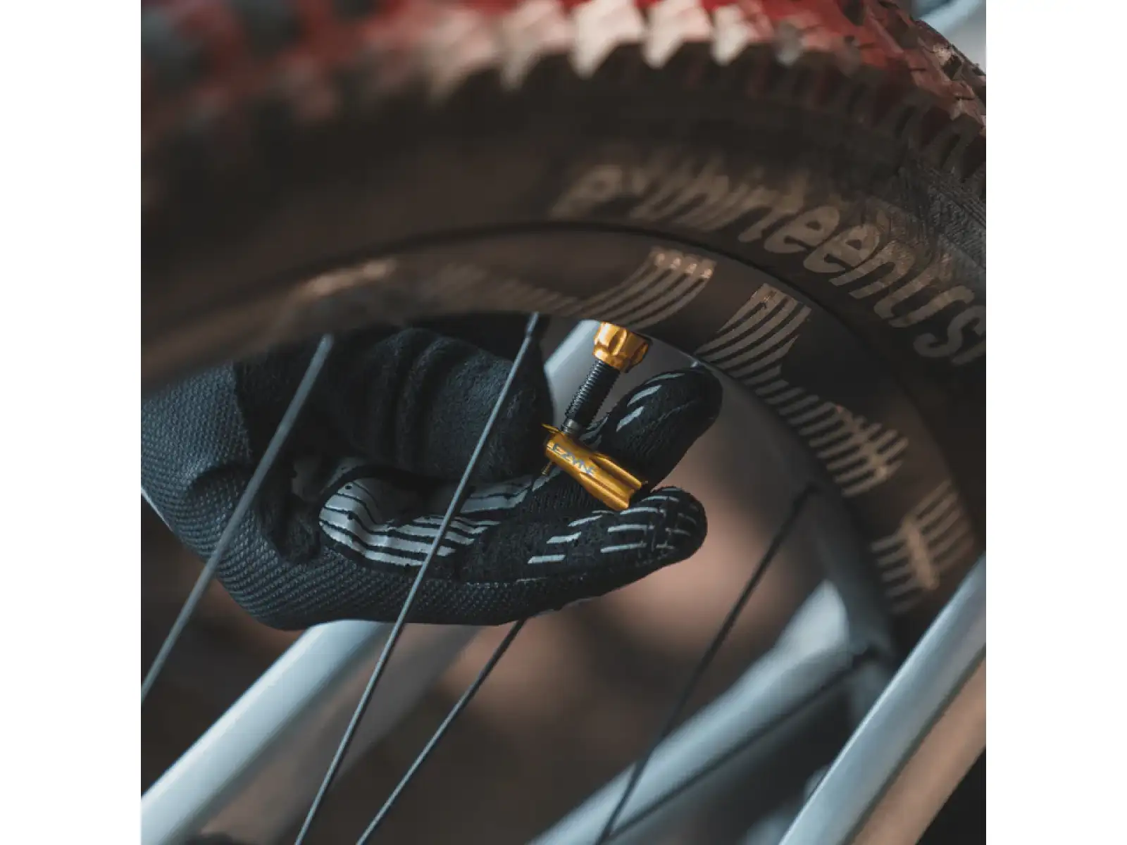 Lezyne CNC TLR bezdętkowe wentyle 44 mm silver