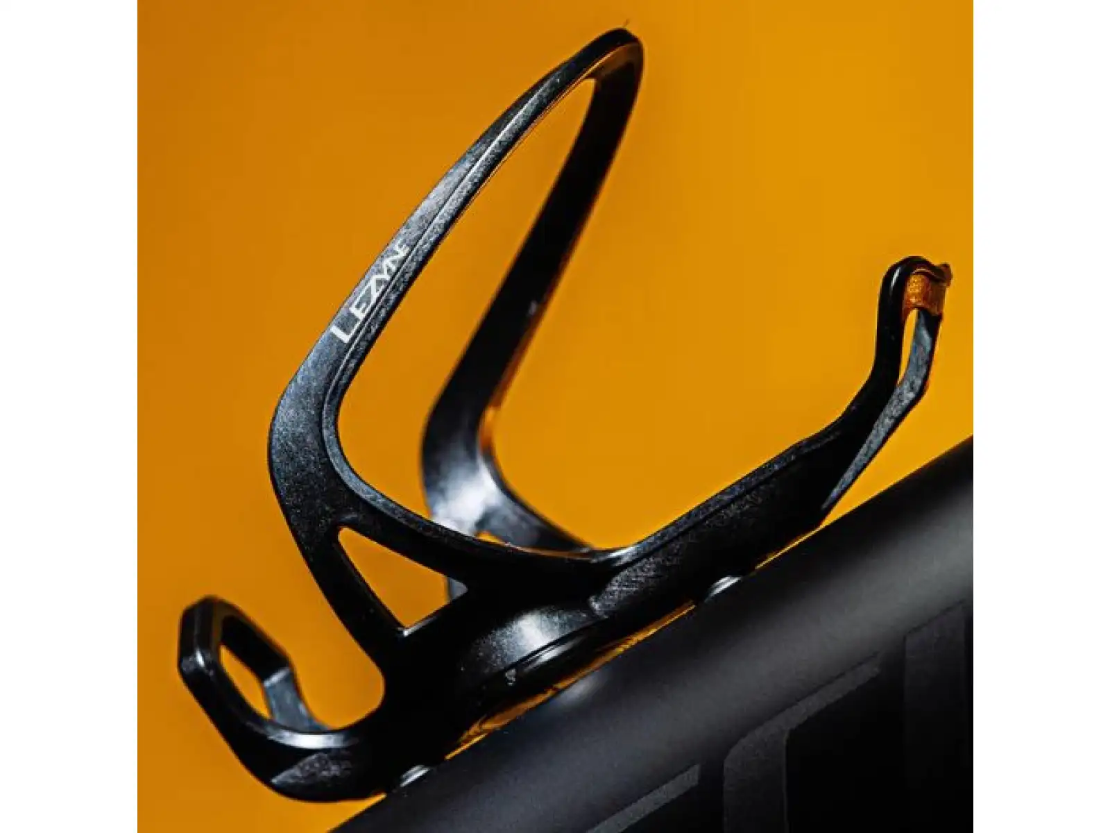 Lezyne Matrix Air Cage uchwyt na bidon czarna