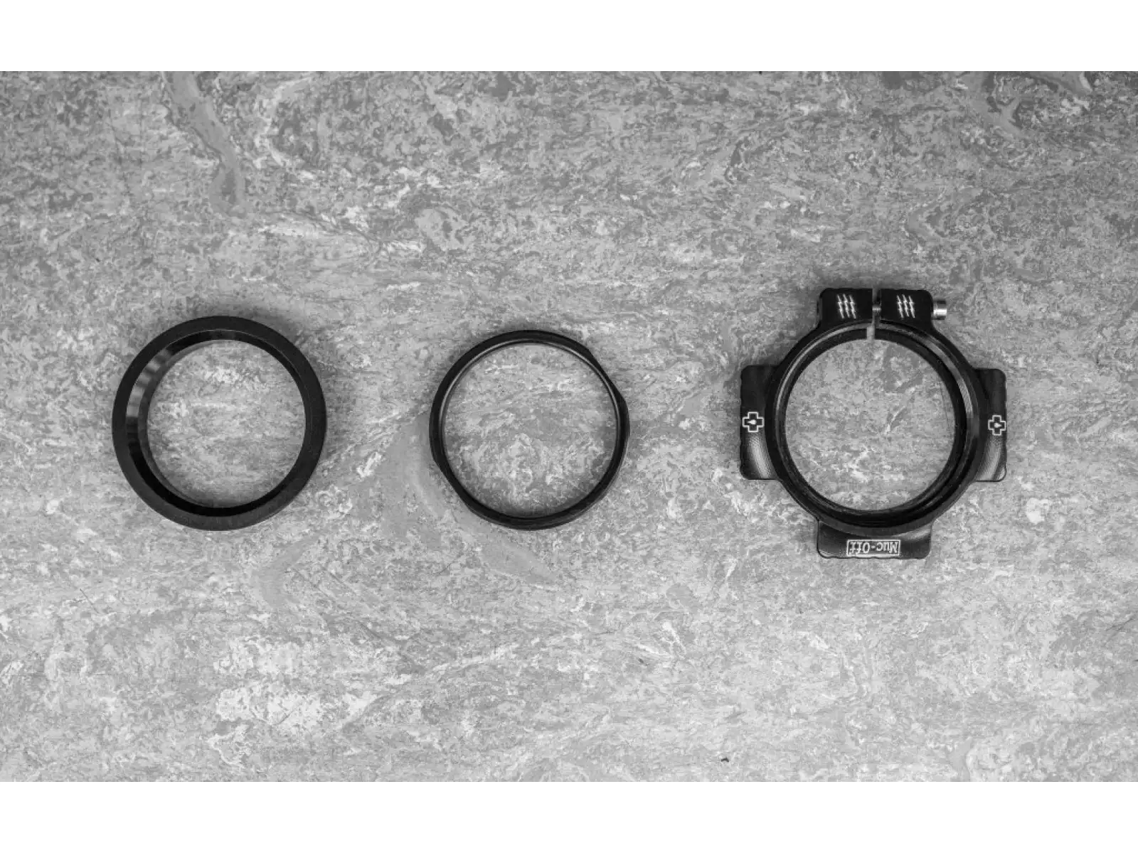 Muc-Off Crank Preload Ring pierścień wstępnego obciążenia do korb srebrny