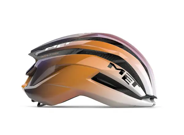 MET Trenta 3K Carbon szosowy kask UAE Team ADQ Limited Edition