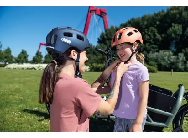 Abus Youn-I 2.0 kask dziecięcy Midnight Blue