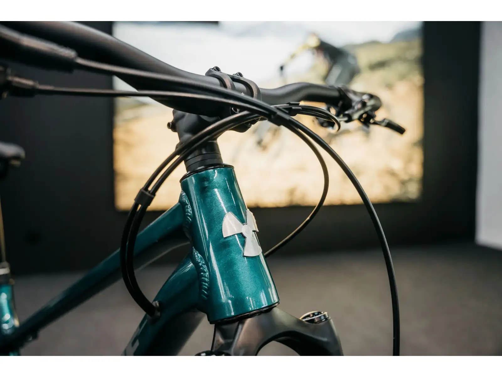 Nukeproof Tracker Pro 275 Cues 1x11 kolo Petrol Green/Chrome