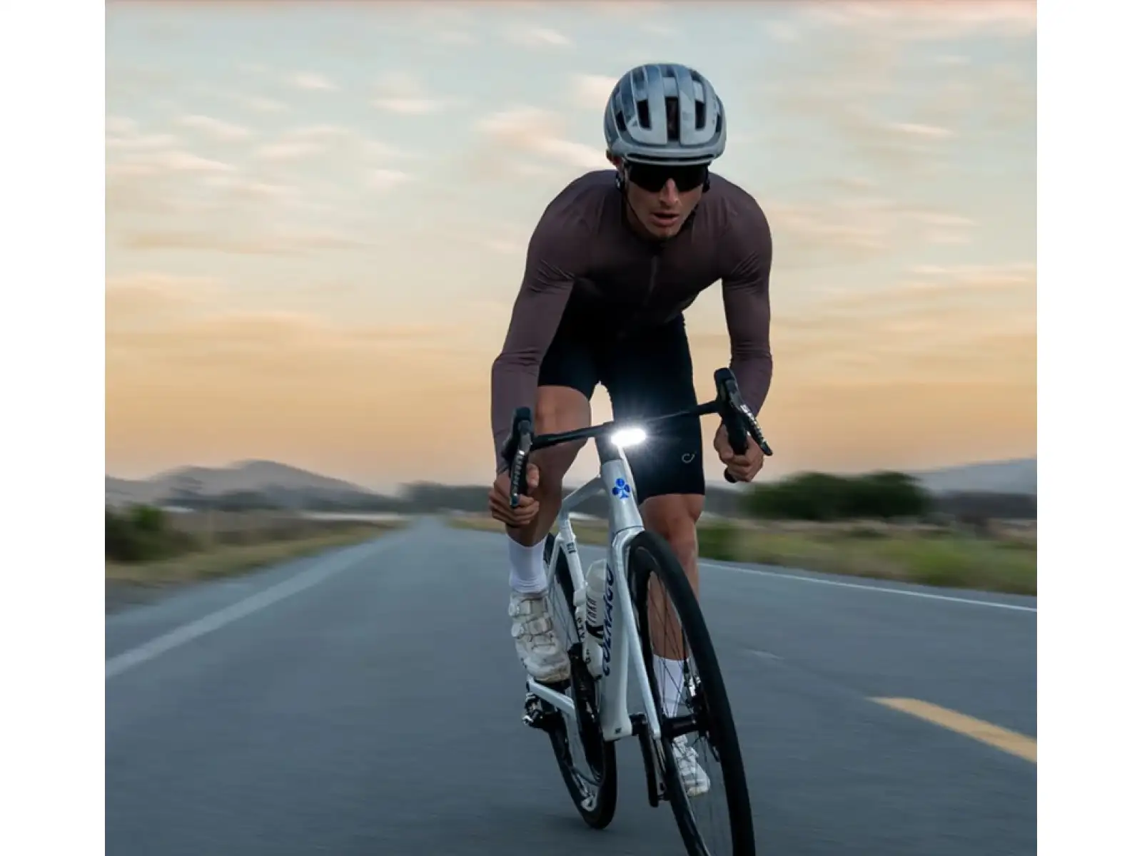 Lezyne Road Drive 500 przednia lampka
