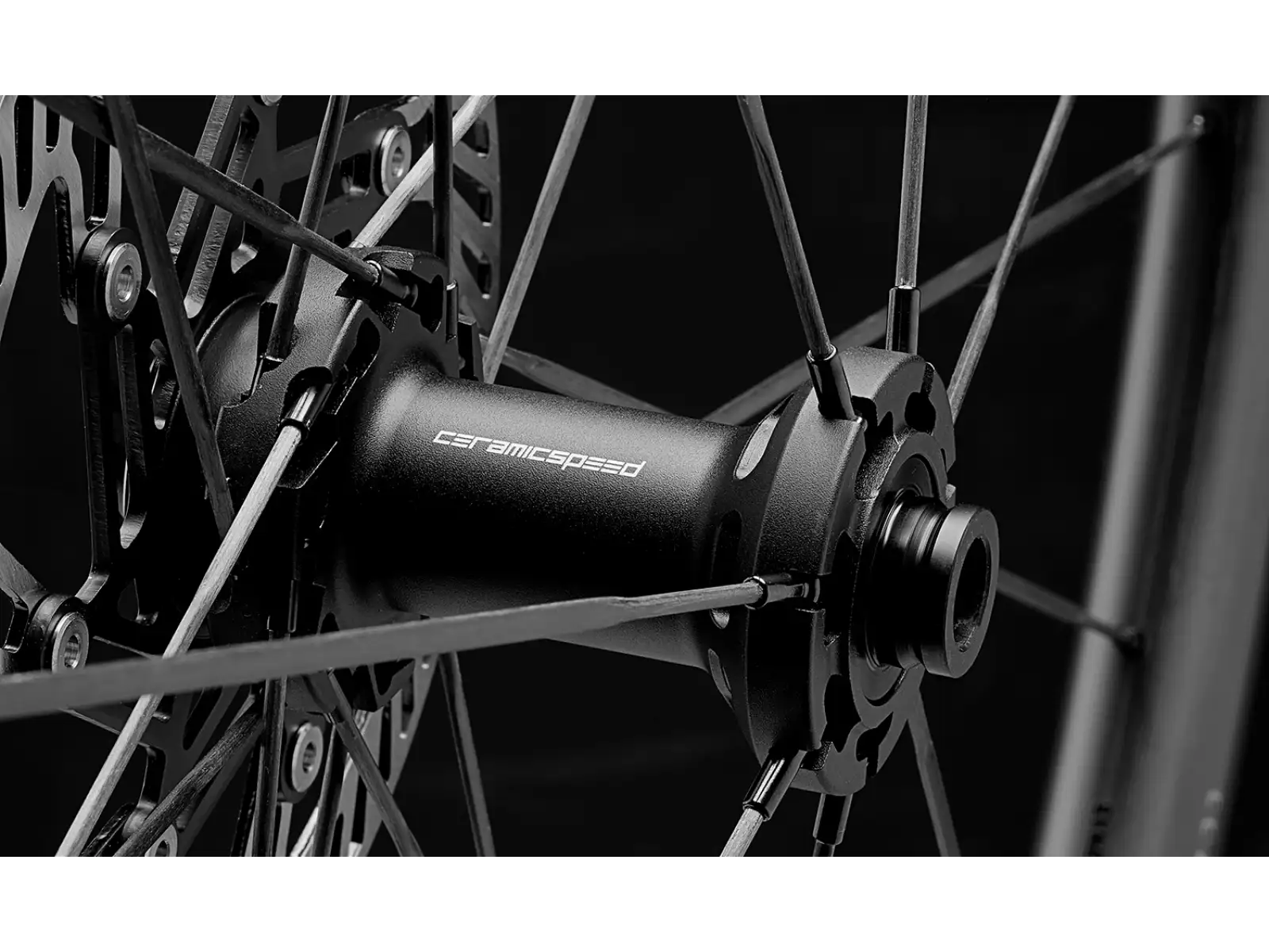 FFWD RAW CS 33 szosowe koła zaplatane Glossy Black