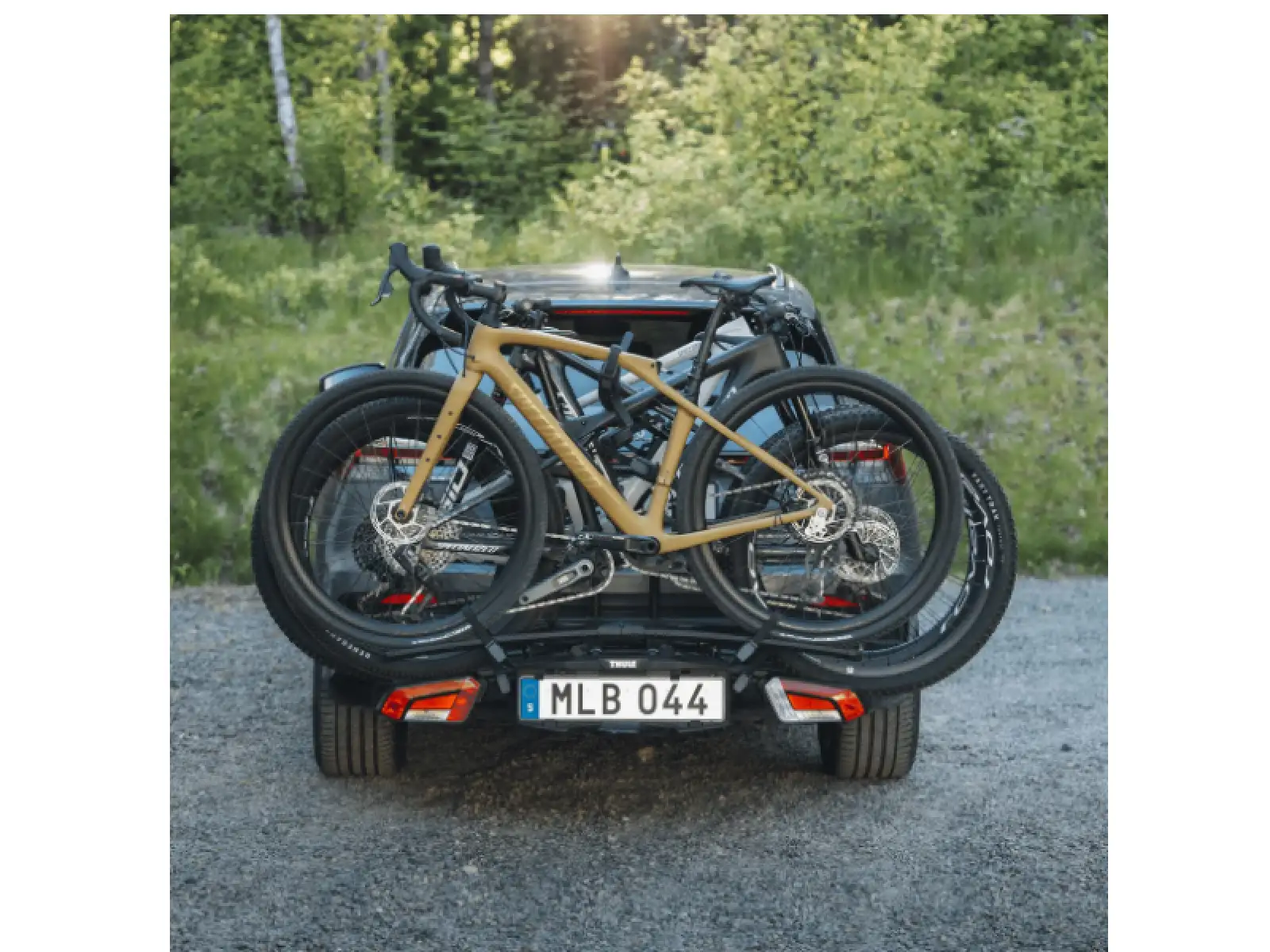 Thule EasyFold XT Black/Silver bagażnik 2-3 rowerów na hak holowniczy