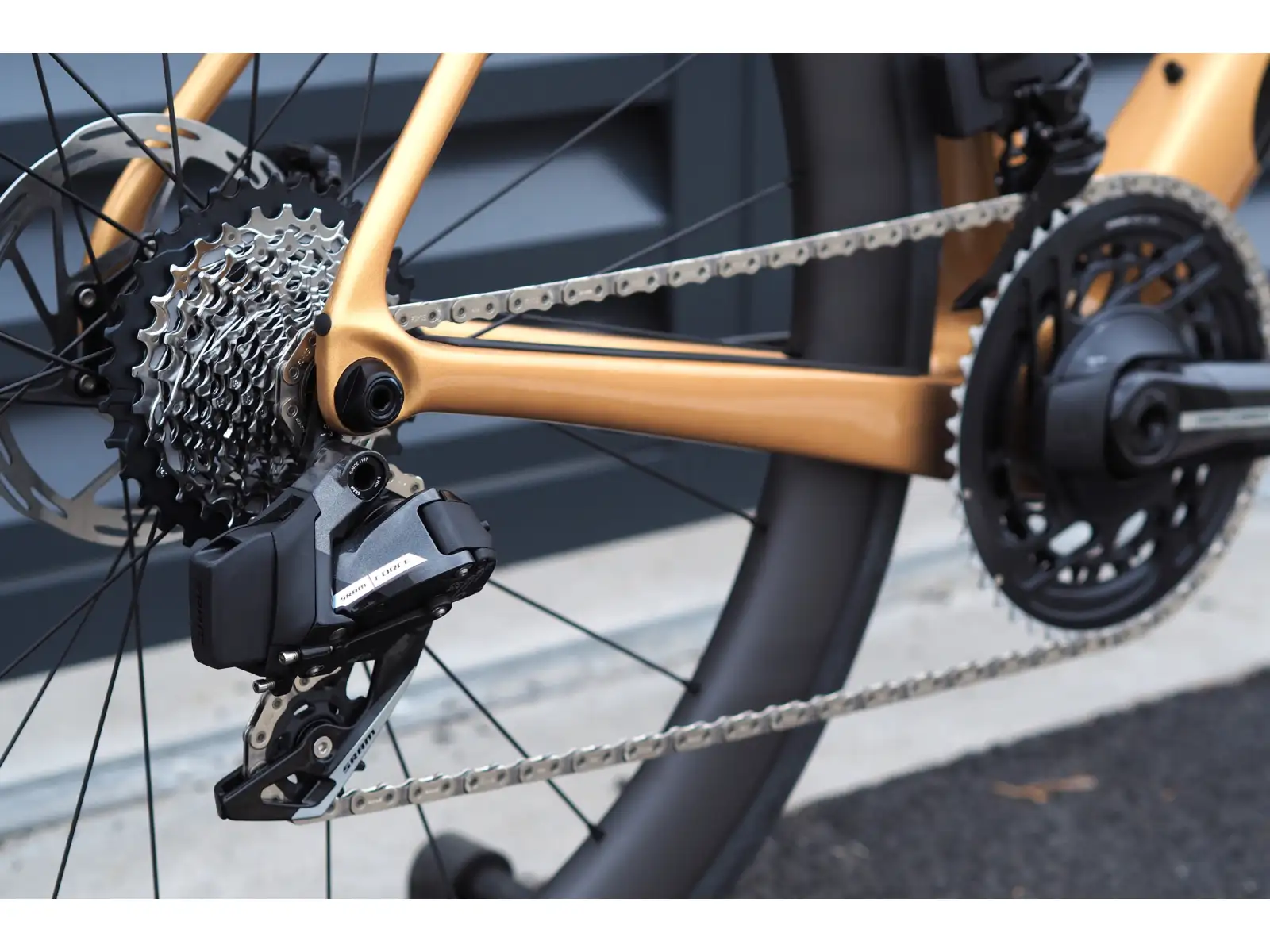 Cervélo Soloist Force eTap AXS rower szosowy gold dust