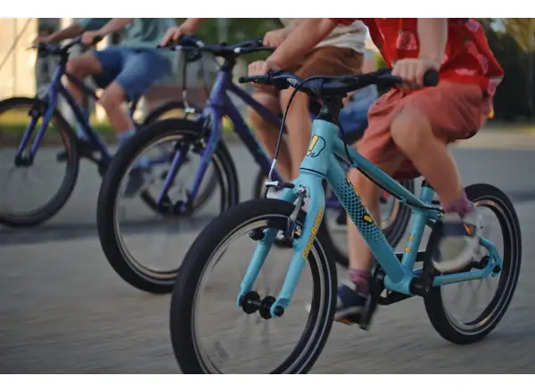 Fíha 16 CoralBubble rower dziecięcy niebieski