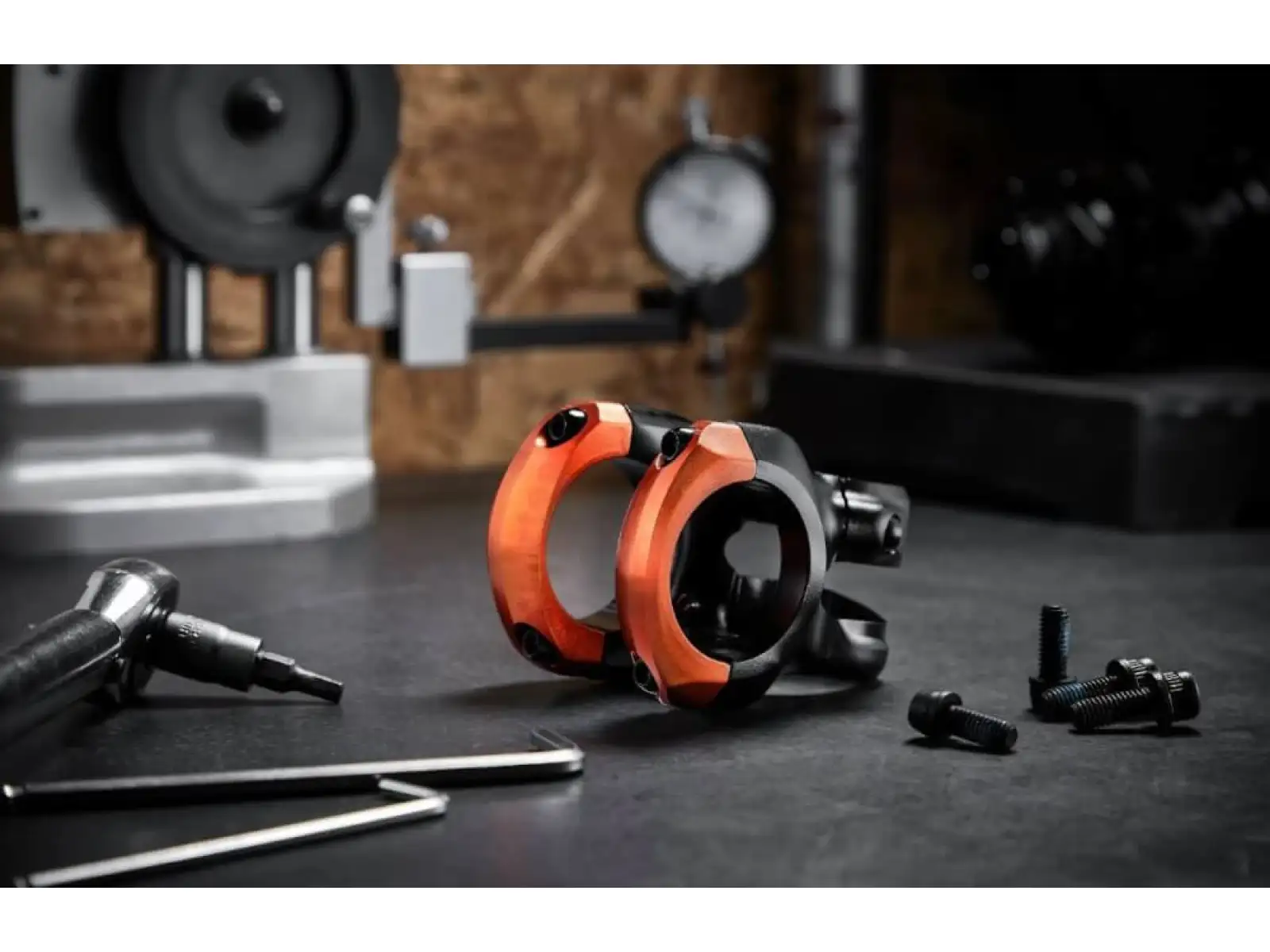 E-13 Plus 35 mostek 50 mm Black/Naranja