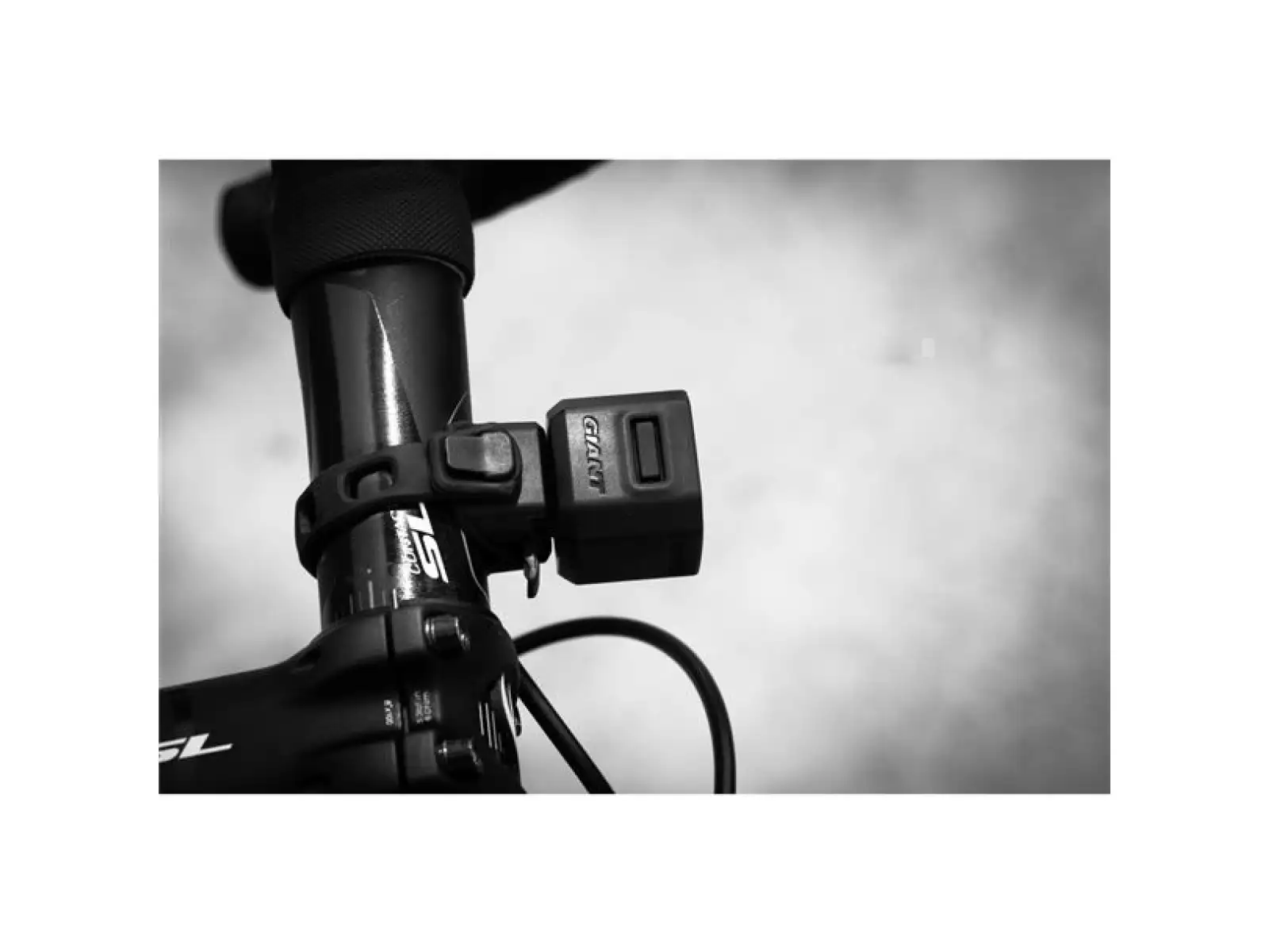 Giant Recon HL 100 przednia lampka czarna