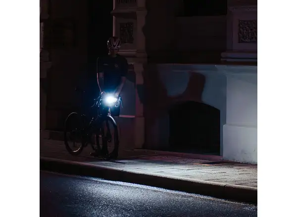 Ravemen FR500 przednia lampka