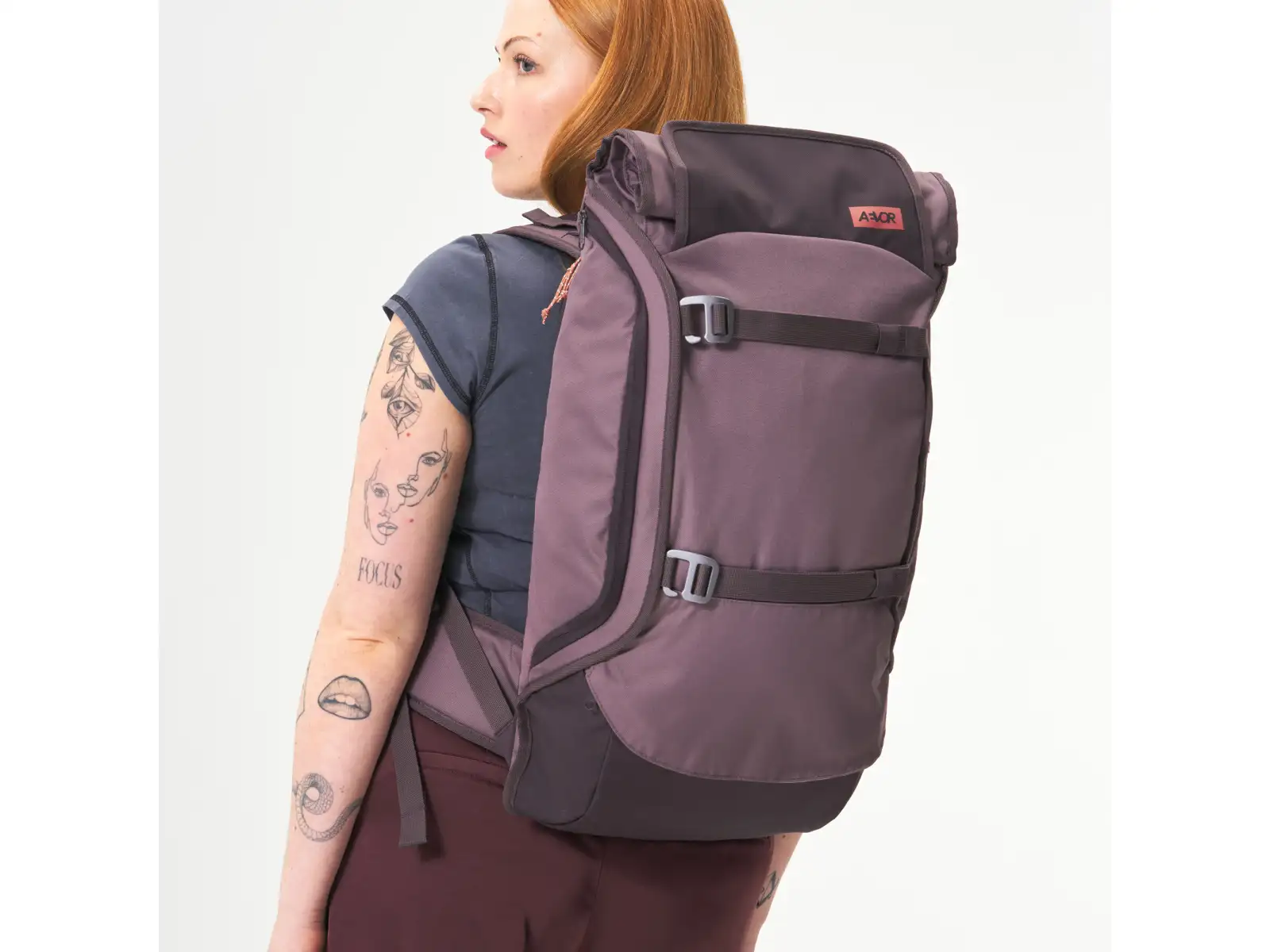 Aevor Travel Pack Proof plecak podróżny 45 l Oxy Purple