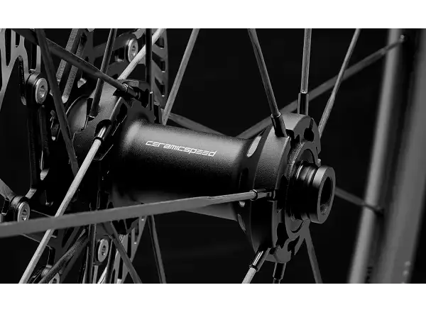 FFWD RAW CS 44 szosowe koła zaplecione Matt Black