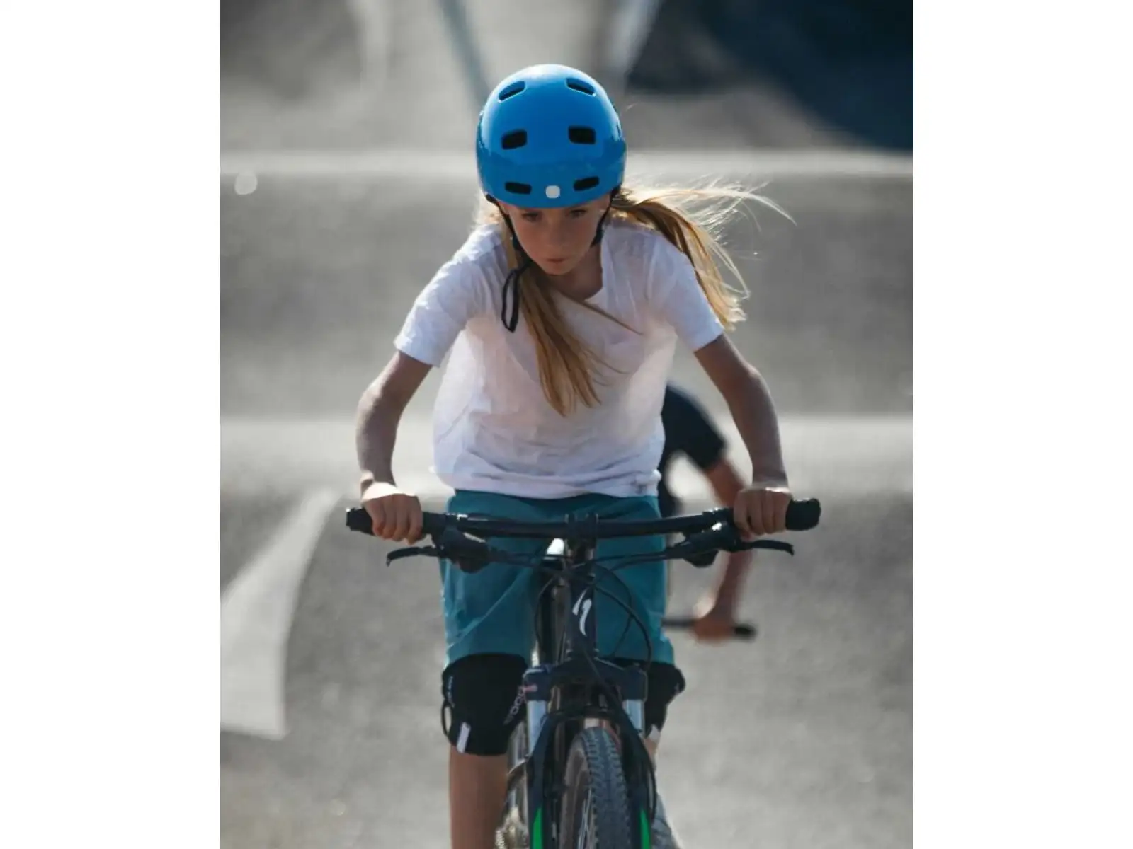 POC POCito Crane MIPS dziecięcy kask Fluorescent Blue