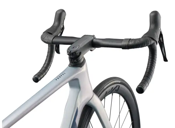 Giant Propel Advanced 2 rower szosowy Supernova