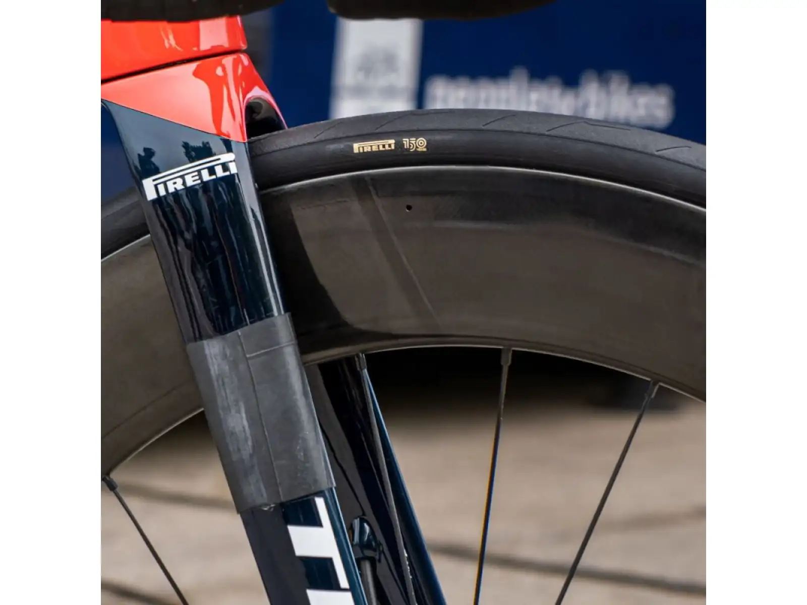 Pirelli P ZERO™ Race 150° Aniversary 26-622 opona szosowa kevlar czarna