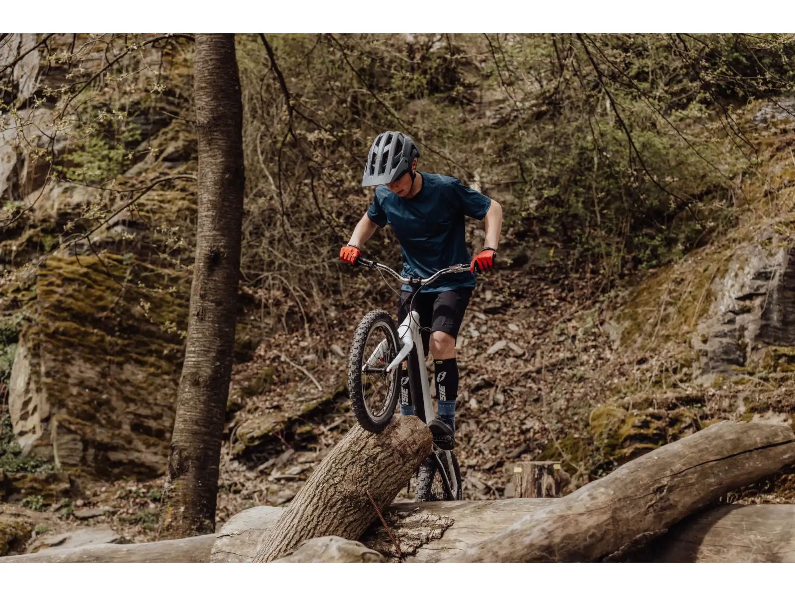 Force Trail kask MTB antracytowy