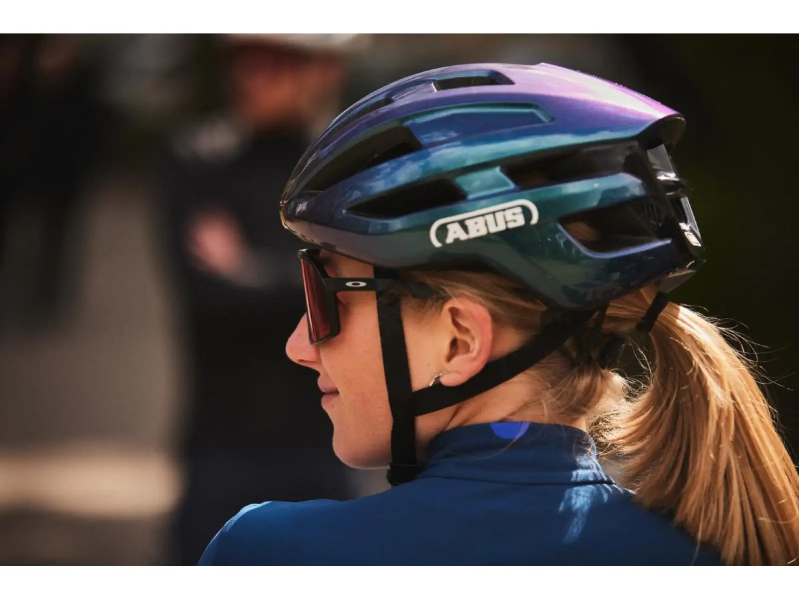 Abus PowerDome MIPS kask Flipflop Purple
